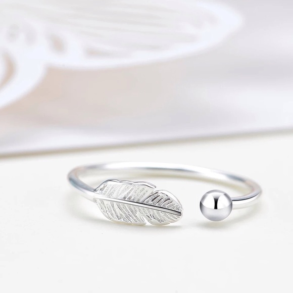 Jewelry - 🌺 STERLING SILVER (925) FEATHER OPEN RING